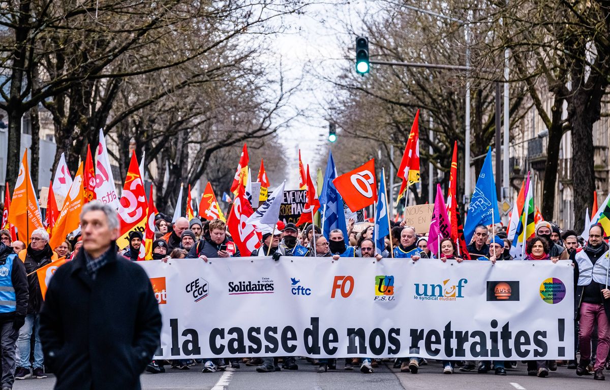 reforme des retraites les syndicats de la sncf nappellent pas a la greve samedi