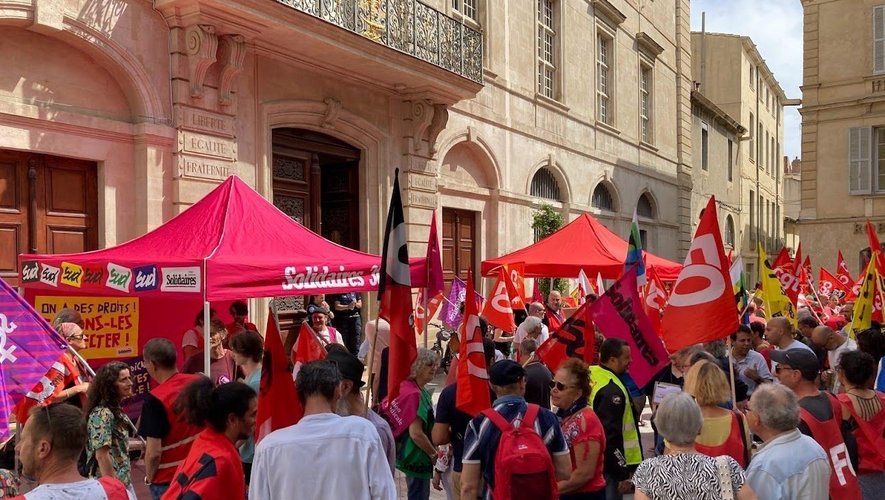 À Nîmes, l'intersyndicale n'abdique pas pour trouver une solution de relogement à Solidaires